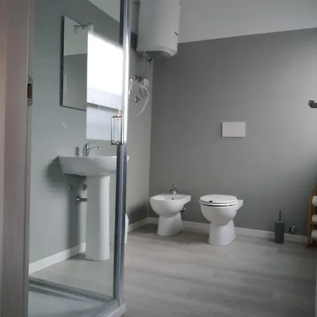 Pensionat The Cityhub De Amicis 4 *